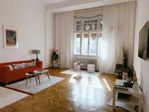 Breathtaking City Centre Views - Bright & Spacious 2BR