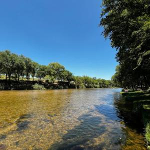 Complejo Inti Wara - frente al Río Los Reartes