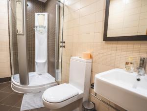 Leopard Suite - XXL Apartment - Seafront w Parking
