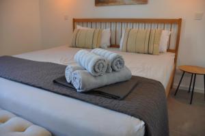 Spacious, Newly Renovated, Marina Views Apartment Pula