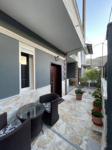 Vila JONI