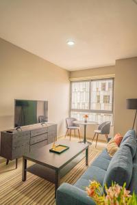 4C- Apartment W pool, gym, high speed WiFi 1BR