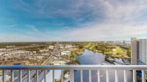 Laketown Wharf 2135