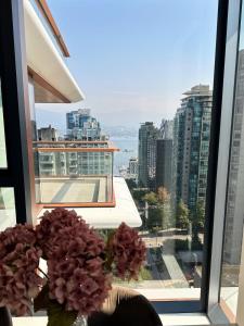 Modern 2BA Dream Condo Downtown Vancouver