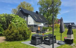 1 Bedroom Lovely Apartment In Mscice