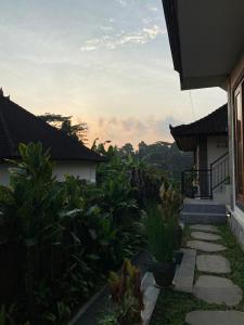 Widis House with Ubud Jungle Lush View