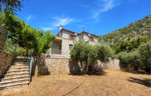 Stunning Home In Astros Arkadias With Wifi