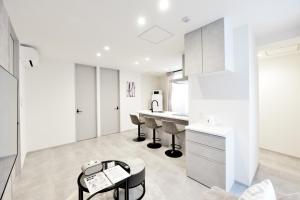 Spacious 65sqm Family Apartment Namba Dotonbori Kuromon 8 Guests Riverwood 205