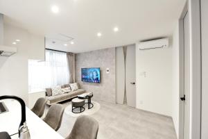 Spacious 65sqm Family Apartment Namba Dotonbori Kuromon 8 Guests Riverwood 205