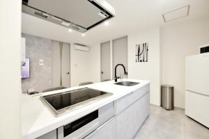 Spacious 65sqm Family Apartment Namba Dotonbori Kuromon 8 Guests Riverwood 205