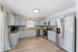 Sunwashed Stone Villa with Heated Pool, Hot Tub & Mini Golf