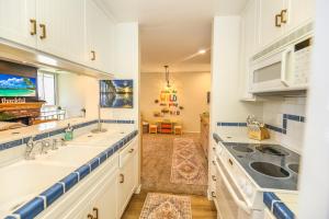 C4 - Coastal Cottage