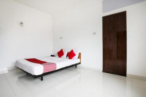 Hotel O Black Pearl Residency
