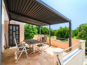 Apartment Panous 3