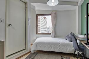 Modern Living Tokyo Komagome 201 a compact studio at excellent location