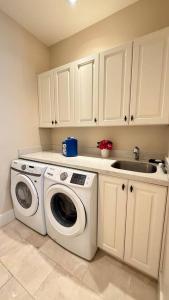 Luxury suite, private bath，free parking
