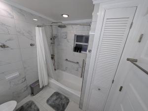 Historic Premier Suite at The Knickerbocker