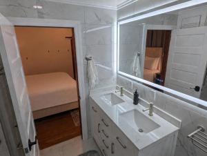 Historic Premier Suite at The Knickerbocker