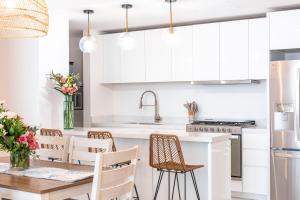Luxury 2BR Condo Walk to Marina and Medano Beach