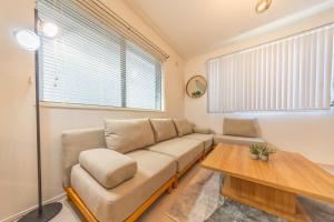 Newly Opened, 6 mins to Skytree, 2 mins on foot to the nearest station, 11 mins by train to Asakusa Station, Max 8 peoplele