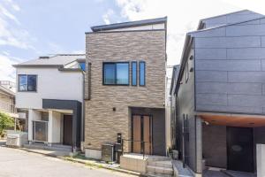 Newly Opened, 6 mins to Skytree, 2 mins on foot to the nearest station, 11 mins by train to Asakusa Station, Max 8 peoplele