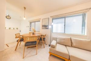 Newly Opened, 6 mins to Skytree, 2 mins on foot to the nearest station, 11 mins by train to Asakusa Station, Max 8 peoplele