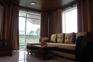 Lake Infinity Luxury Condos