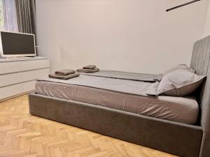 Modern 2BR Apartment Fast WiFi Near NDK