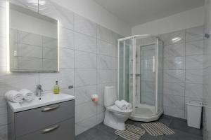 Casa Berton - Heated Saltwater Pool - Happy Rentals