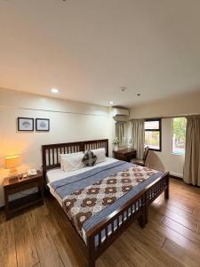 1775 Adriatico Suites