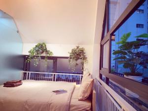 May - ROOFTOP SKY VIEW HH