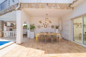 Beautiful villa with swimming pool