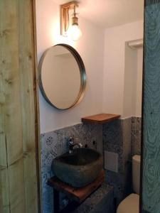 Bats Cave Hut Transylvania - Rustic Retreat