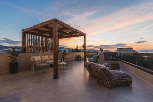 Ark Luxury Suite, Hot tub & Sea Views, by ZanteWize