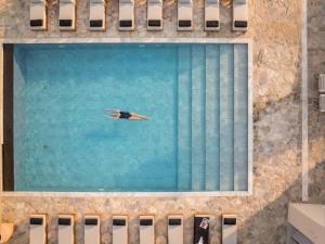 Ennea Villa, Pool, Whirlpool, Cinema Walk to Beach, By ThinkVilla