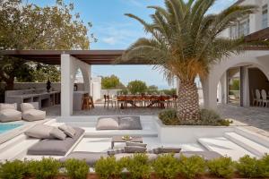 Ennea Villa, Pool, Whirlpool, Cinema Walk to Beach, By ThinkVilla
