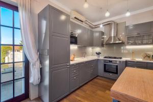 Summer Villa in Forte dei Marmi near the Sea