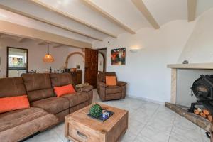 Casa Nana by Aguilarent