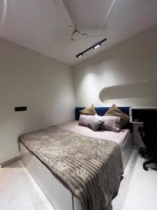 Ivory stays Cozy Urban Escape Premium studio near rapid metro 55-56