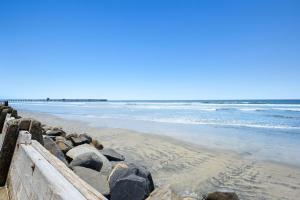 D17 - Beach Retreat