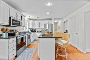 Cape Cod Retreat with Private Pool, Fire Pit & 4 Bedrooms in Massachusetts