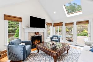 Cape Cod Retreat with Private Pool, Fire Pit & 4 Bedrooms in Massachusetts