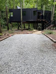 Luxury Creekside Treehouse Escape with Fire Pit in Brevard, NC