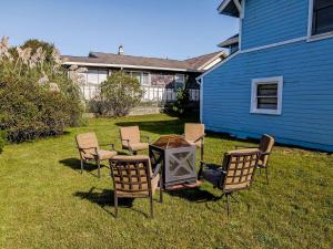 Classic Beach House with Game Room & Firepit Near Seaside Beach in Seaside, Oregon