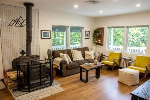 Rustic Retreat with Private Pond, Gazebo & Creek in Andes, New York
