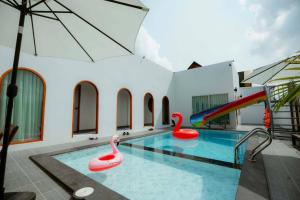 V house 1