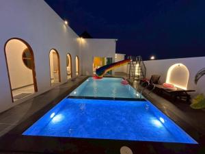 V house 1