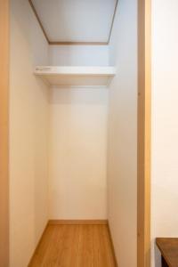 Newly Opened, View of Skytree from the bedroom, 5 mins by train to Skytree Station, 7 mins to the nearest station