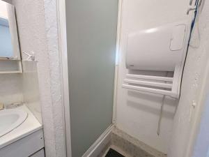 Studio plage du Grazel avec parking privé - GN590-002