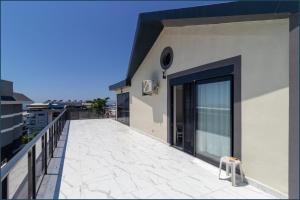 Skyfall 3 villa Quiet, close to the city, with a private pool and a Jacuzzi on the terrace